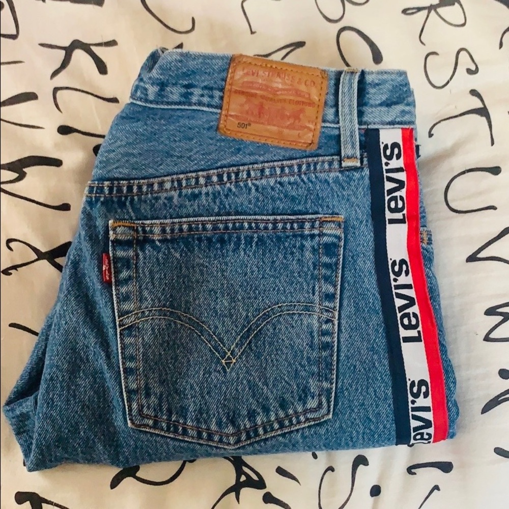 Levi’s 501 Side Logo Jeans Size 28
